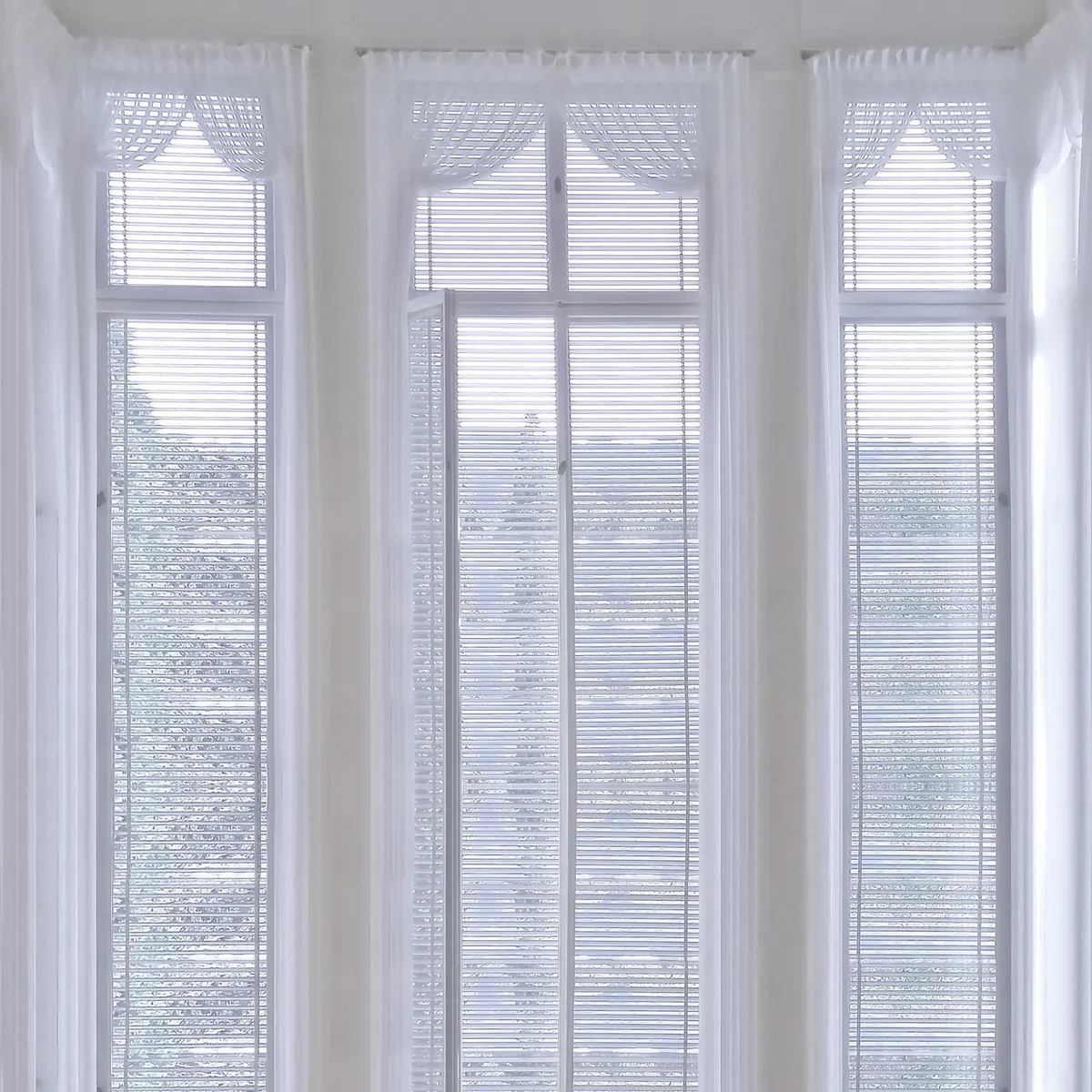 Common Mistakes to Avoid When Hanging Curtains in a Bay Window